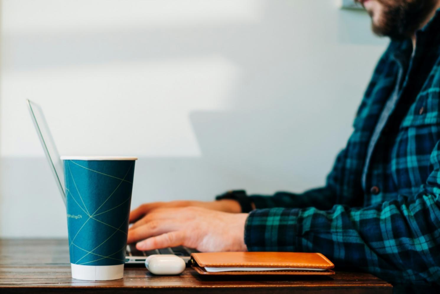 Oficina moderna de avenquorix en Madrid donde nuestro equipo analiza tendencias financieras